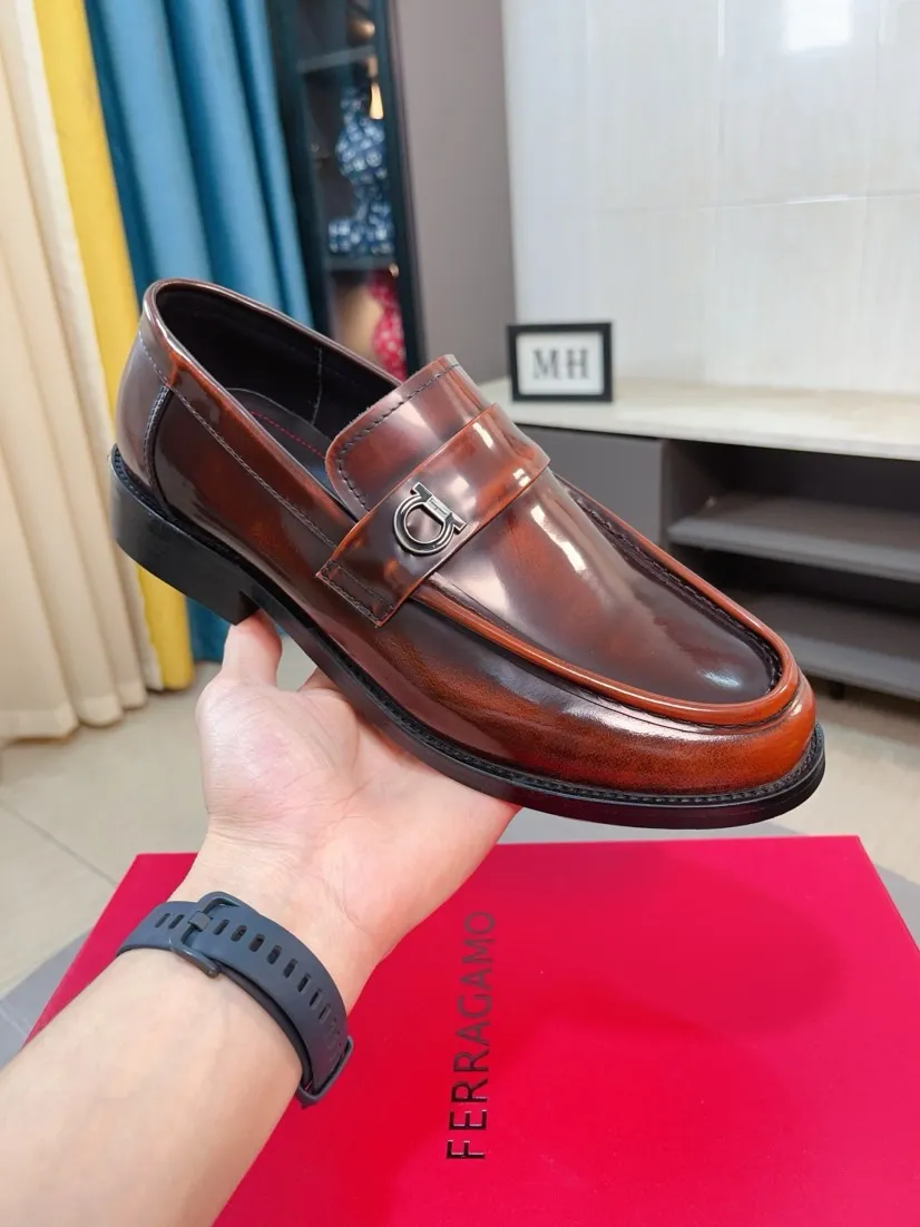 Men's shoes 💰560🌸🌸Water dyed cowhide 🆘[Salvatore Ferragamo] Ferragamo's latest casual business leather shoes for men! Available at counters simultaneously! The fabric is made of specially imported original suede calfskin, and the interior is made of imported water-dyed cowhide. It is absolutely luxurious and leads the fashion trend. Matching code: 38-44 45 customized